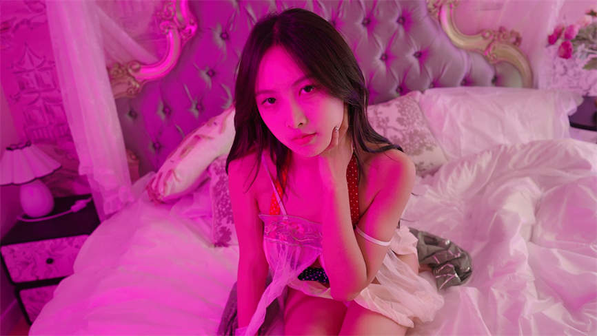 爱情:死亡与比基尼/Love Death Bikini插图4 爱情:死亡与比基尼/Love Death Bikini